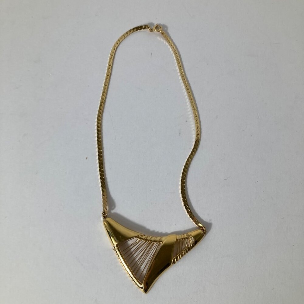 Womens Vintage Trifari Abstract Triangular Wire Necklace‎ Gold Tone 12"